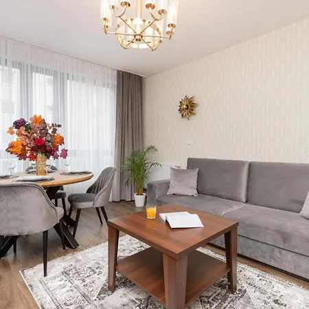 Апартаменты Elegant With Balcony And Air Conditioning In By Renters