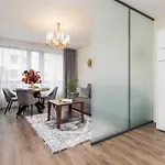 Elegant With Balcony And Air Conditioning In By Renters Appartement *