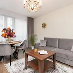 Appartement Elegant With Balcony And Air Conditioning In By Renters