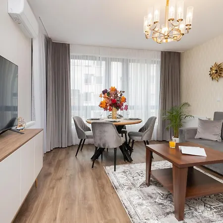 Elegant With Balcony And Air Conditioning In By Renters *