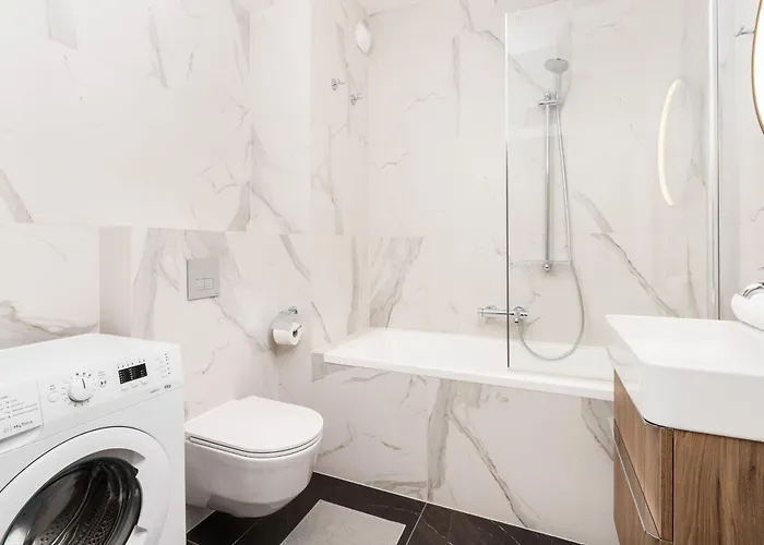 Apartment Elegant With Balcony And Air Conditioning In By Renters *