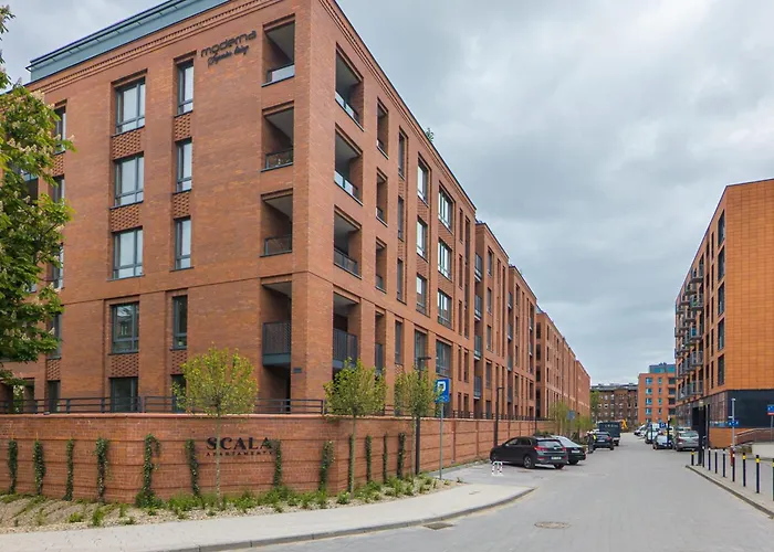 Apartment Elegant With Balcony And Air Conditioning In By Renters *