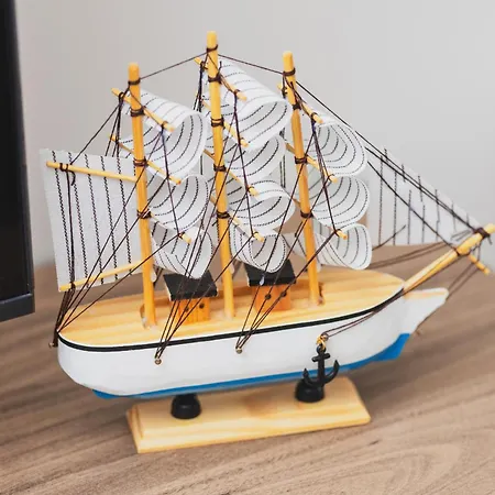 Elegant With Balcony And Air Conditioning In By Renters Appartamento *