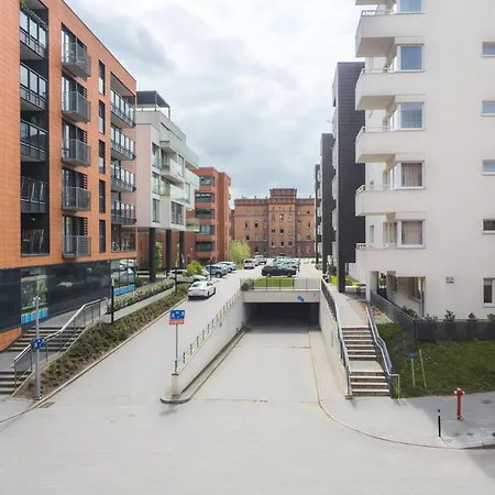 Appartamento Elegant With Balcony And Air Conditioning In By Renters *