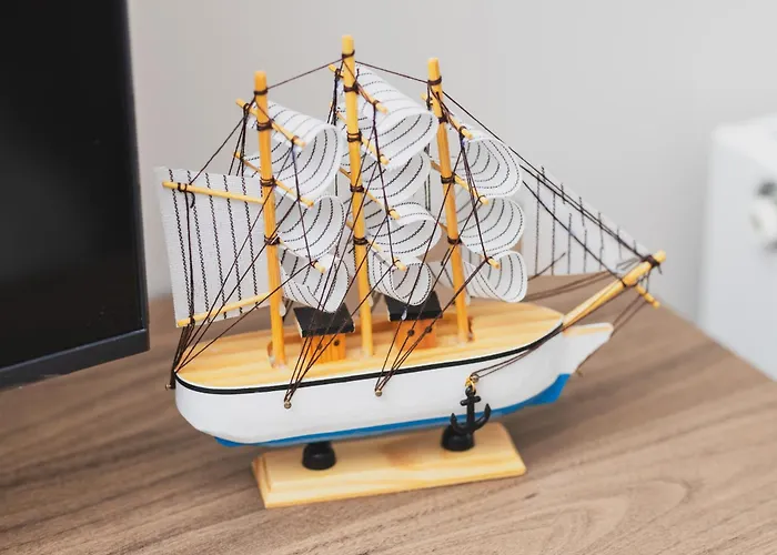 Elegant With Balcony And Air Conditioning In By Renters 公寓 *